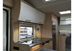 Capuchina Motorhome SUNLIGHT A-70 con amplio garaje en Sale Occasion
