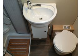 Capuchina Motorhome SUNLIGHT A-70 con amplio garaje en Sale Occasion