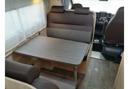 Capuchina Motorhome SUNLIGHT A-70 con amplio garaje en Sale Occasion