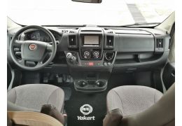 Capuchina Motorhome SUNLIGHT A-70 con amplio garaje en Sale Occasion