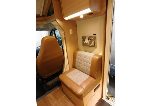 Low Profile Motorhome SUNLIGHT T-69 L en Sale Occasion