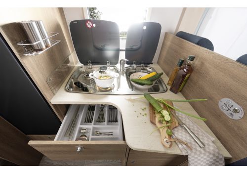 Low Profile Motorhome DETHLEFFS Trend T 6717 EB modelo 2019 en Sale Occasion