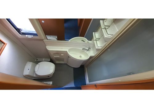 Integral Motorhome NIESMANN BISCHOFF Flair 6100 i en Sale Occasion