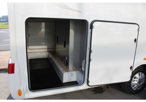 Low Profile Motorhome RAPIDO 666F Modelo 2018 en Sale Occasion