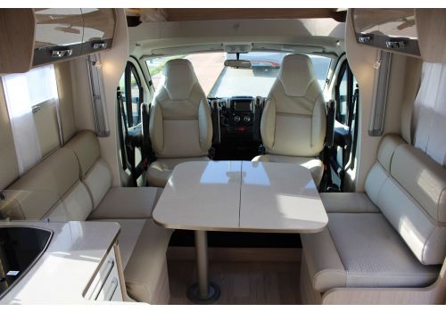 Low Profile Motorhome RAPIDO 666F Modelo 2018 en Sale Occasion