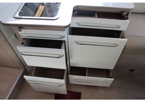 Low Profile Motorhome RAPIDO 666F Modelo 2018 en Sale Occasion