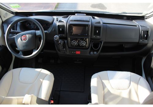 Low Profile Motorhome RAPIDO 666F Modelo 2018 en Sale Occasion