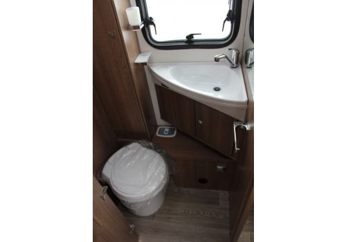 Low Profile Motorhome DETHLEFFS Trend T 7057 DBM en Sale Occasion