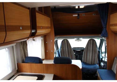 Capuchina Motorhome CARADO A 241 en Sale Occasion