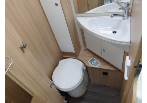 Low Profile Motorhome SUNLIGHT T 68 en Sale Occasion