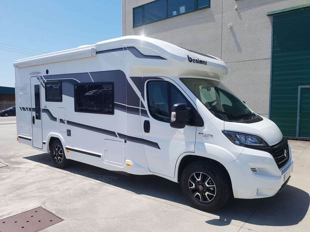 Low Profile Motorhome BENIMAR Mileo 224 in Sale Occasion - Yakart ...