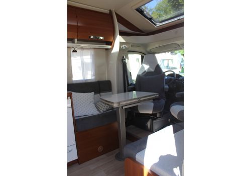 Low Profile Motorhome RAPIDO 686F Modelo 2020 en Catalog