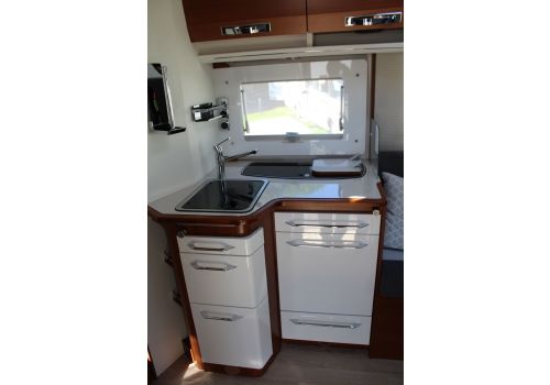 Low Profile Motorhome RAPIDO 686F Modelo 2020 en Catalog