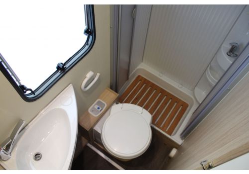 Low Profile Motorhome SUNLIGHT T-64 en Sale Occasion