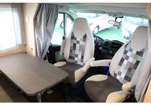 Low Profile Motorhome SUNLIGHT T 65 en Sale Occasion