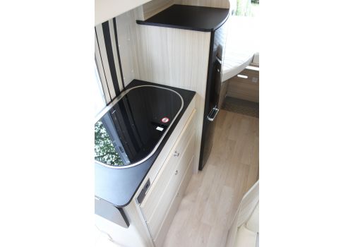 Camper Van DREAMER D68 FUN en Sale Occasion