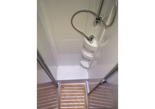 Low Profile Motorhome SUNLIGHT T 68 modelo 2019 en Catalog
