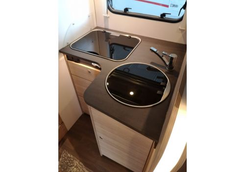 Low Profile Motorhome SUNLIGHT T 68 modelo 2019 en Catalog