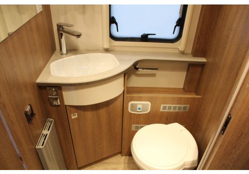 Capuchina Motorhome DETHLEFFS Alpa A 6820-2 Modelo 2019 en Sale Occasion