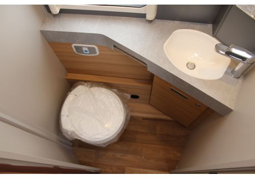 Low Profile Motorhome DETHLEFFS Pulse T 7051 DBM modelo 2019 en Sale Occasion