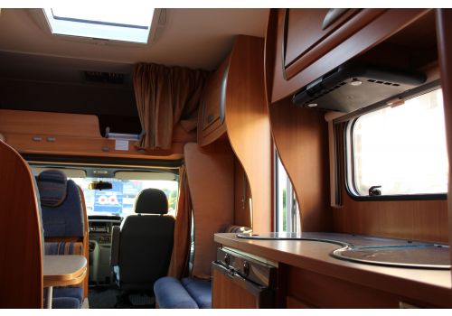 Capuchina Motorhome CHALLENGER Genesis 43 en Sale Occasion