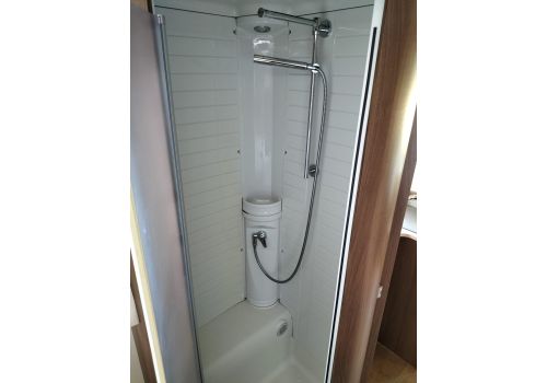 Low Profile Motorhome BURSTNER Ixeo IT 735 en Sale Occasion