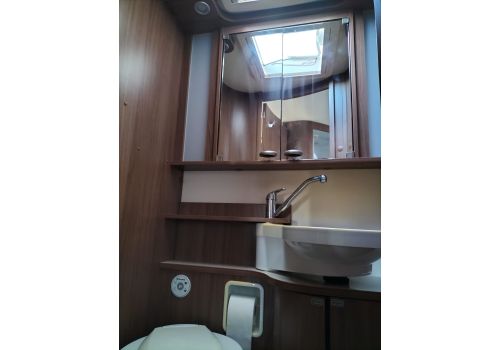 Low Profile Motorhome BURSTNER Ixeo IT 735 en Sale Occasion