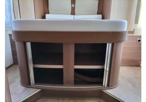 Low Profile Motorhome BURSTNER Ixeo IT 735 en Sale Occasion