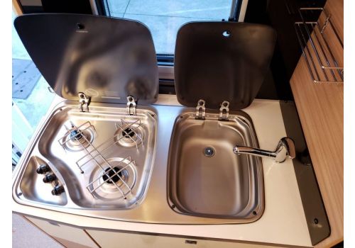 Low Profile Motorhome DETHLEFFS Globebus T1 en Sale Occasion