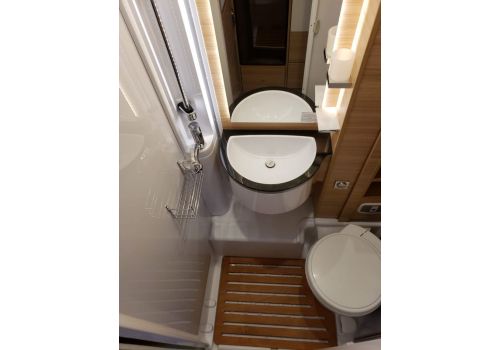 Low Profile Motorhome DETHLEFFS Globebus T1 en Sale Occasion