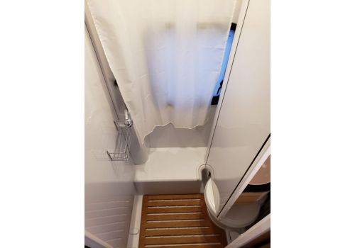 Low Profile Motorhome DETHLEFFS Globebus T1 en Sale Occasion