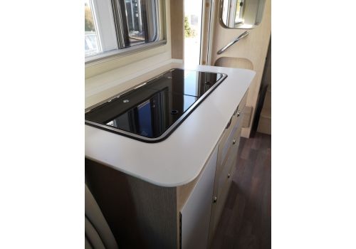 Low Profile Motorhome ILUSION 590 XMK Modelo 2019 en Sale Occasion