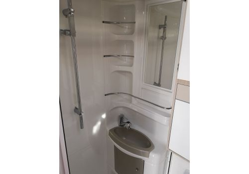 Low Profile Motorhome ILUSION 590 XMK Modelo 2019 en Sale Occasion