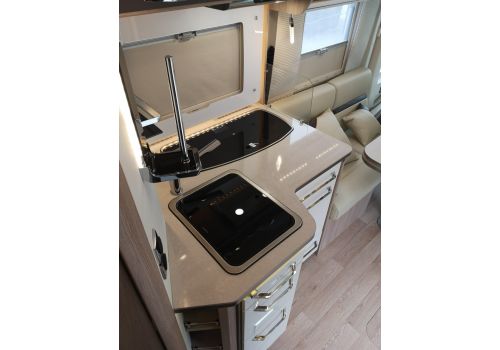 Integral Motorhome RAPIDO 8066dF Modelo 2019 en Sale Occasion