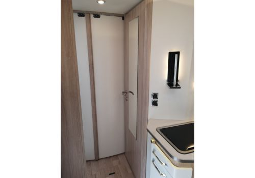 Integral Motorhome RAPIDO 8066dF Modelo 2019 en Sale Occasion