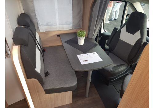 Low Profile Motorhome SUNLIGHT T 60 modelo 2019 en Sale Occasion