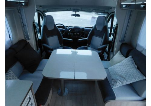 Low Profile Motorhome RAPIDO 696F en Sale Occasion