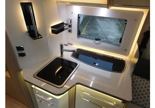 Low Profile Motorhome RAPIDO 696F en Sale Occasion