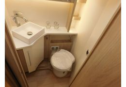 Low Profile Motorhome RAPIDO 696F en Sale Occasion