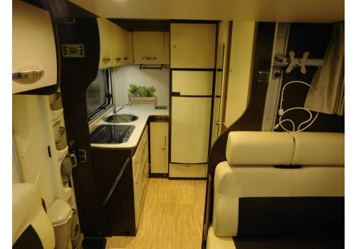 Low Profile Motorhome BENIMAR Mileo 200 en Sale Occasion