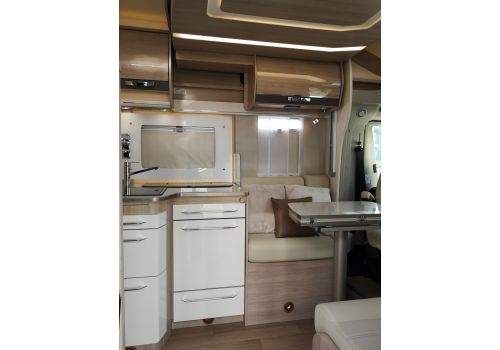 Low Profile Motorhome RAPIDO 686 F en Sale Occasion