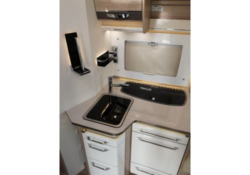 Low Profile Motorhome RAPIDO 686 F en Sale Occasion