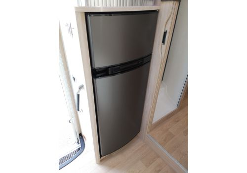 Low Profile Motorhome RAPIDO 686 F en Sale Occasion