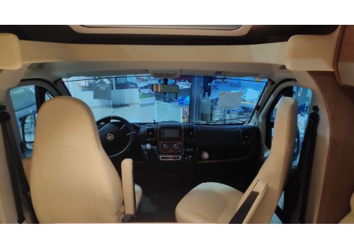 Low Profile Motorhome BURSTNER Solano T727 en Sale Occasion