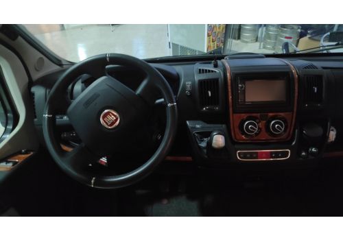 Low Profile Motorhome BURSTNER Solano T727 en Sale Occasion