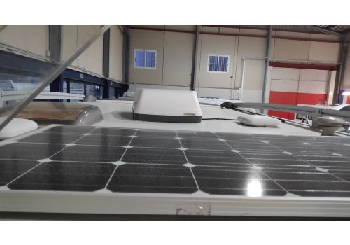Low Profile Motorhome BURSTNER Solano T727 en Sale Occasion