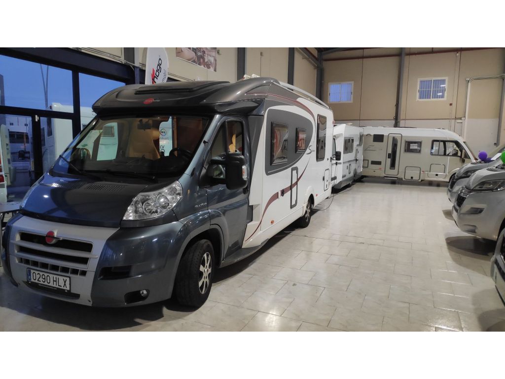 Low Profile Motorhome BURSTNER Solano T727 in Sale Occasion - Yakart  Motorhomes