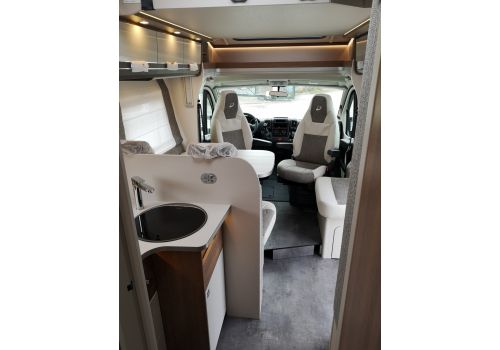 Low Profile Motorhome DETHLEFFS Trend T 7057 DBM en Sale Occasion