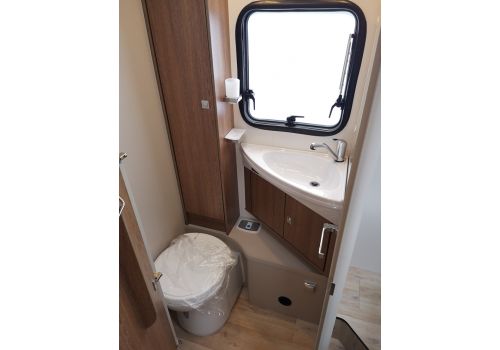 Low Profile Motorhome DETHLEFFS Trend T 7057 DBM en Sale Occasion