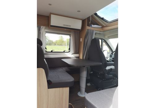 Low Profile Motorhome SUNLIGHT T-68 en Sale Occasion